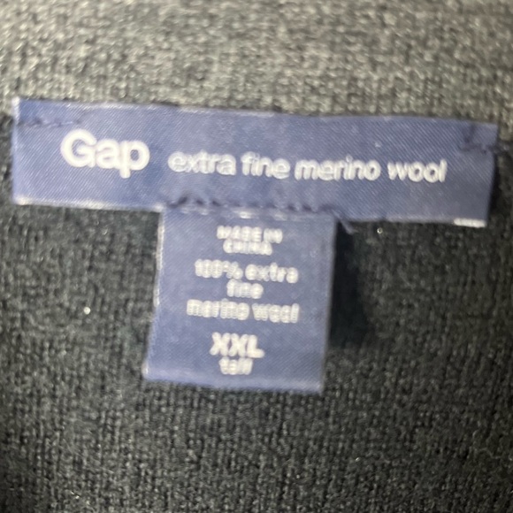 Gap sweater - Picture 2 of 3